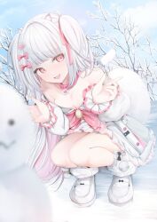 1girl animal_collar animal_ear_fluff animal_ears boots bow breasts collar commission dog_ears dog_girl dress gram_pico hair_bow hair_ribbon highres kurage_cc long_hair open_mouth outdoors paw_hair_ornament phase_connect pink_bow pink_collar pink_eyes pink_ribbon ribbon skeb_commission small_breasts snow solo squatting virtual_youtuber white_bow white_dress