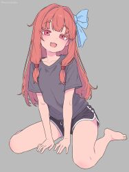 1girl barefoot collarbone dolphin_shorts fang feet grey_shirt highres kotonoha_akane looking_at_viewer pink_eyes pink_hair red_hair semicolonize shirt shorts sitting skin_fang solo thighs toes voiceroid wariza