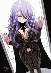 1girl against_glass artist_logo black_hair breast_press breasts breasts_on_glass chronopattern_dress clothing_cutout hair_between_eyes hand_on_glass highres hololive kaiyen logo long_hair meme_attire moona_hoshinova multicolored_eyes multicolored_hair navel navel_cutout purple_eyes purple_hair smile solo streaked_hair two-tone_eyes virtual_youtuber yellow_eyes