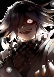 1boy absurdres black_background black_scarf bulging_eyes chain checkered_clothes checkered_scarf commentary danganronpa_(series) danganronpa_v3:_killing_harmony evil_smile fangs floating_hair grey_eyes hair_over_one_eye highres horror_(theme) jacket light_particles long_sleeves looking_at_viewer male_focus oma_kokichi open_mouth outstretched_arm purple_hair scarf shaded_face simple_background smile solo teeth two-tone_scarf upper_body upper_teeth_only white_jacket white_scarf wide-eyed yaya_(shizuku)