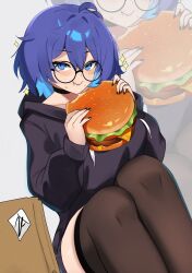 1girl black_choker blue_eyes blue_hair blush breasts brown_thighhighs burger choker closed_mouth crumbs eating food food_on_face hair_between_eyes highres holding holding_burger holding_food light_blush looking_at_viewer medium_breasts meru_(twt_zet) multiple_views nail_polish original purple_sweater round_eyewear short_hair simple_background sitting solo sparkle sweater thighhighs white_background zet_(twt_zet)
