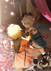 2boys aged_down alternate_costume ancient_greek_clothes antenna_hair armlet bandaged_arm bandages basket black_choker black_shirt blonde_hair blue_cape blue_eyes blush braid cape chiton choker commentary from_above greco-roman_clothes hadanugi_dousa highres holding holding_basket honkai:_star_rail honkai_(series) jewelry male_focus multiple_boys mydei_(a_trail_of_bygone_blood)_(honkai:_star_rail) mydei_(honkai:_star_rail) neck_tattoo official_alternate_costume open_kimono parted_bangs phainon_(honkai:_star_rail) red_cape shirt short_hair side_braid sleeveless sleeveless_shirt suamk2 sun_symbol sun_tattoo symbol-only_commentary tan tattoo white_hair