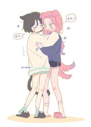 2girls alien_stage animal_ears black_slippers black_tail blue_shorts blue_socks blue_sweater blush cat_ears cat_girl cat_tail chinese_text closed_eyes coldmeow commentary dog_ears dog_girl dog_tail dolphin_shorts green_eyes hashtag-only_commentary highres hug long_sleeves mizi_(alien_stage) multiple_girls pink_slippers pink_tail shorts signature slippers socks speech_bubble sua_(alien_stage) sweater tail tail_around_another&#039;s_leg tail_wagging tail_wrap thought_bubble traditional_chinese_text translation_request white_socks white_sweater