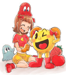 &gt;_o 1boy 1girl amami_haruka apple blinky_(pac-man) bow brown_hair closed_eyes company_connection cropped_shirt food fruit full_body gloves hair_bow idolmaster idolmaster_(classic) inky_(pac-man) namco one_eye_closed open_mouth orange_gloves oversized_food oversized_object pac-man pac-man_(game) red_bow red_shirt red_shoes shirt shoes short_hair short_sleeves shorts simple_background sitting smile standing strawberry teeth tsubobot upper_teeth_only white_background yellow_shorts