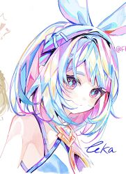 1girl blue_hair blue_pupils closed_mouth fish-shaped_pupils genshin_impact hair_ornament hairclip long_hair mualani_(genshin_impact) multicolored_hair pink_hair red_eyes smile solo touka_(pixiv71609120) upper_body