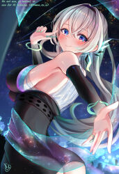 1girl absurdres alternate_costume ass black_dress black_hairband blue_pupils blush breasts closed_mouth cowboy_shot detached_sleeves dress firefly_(honkai:_star_rail) firefly_(on_the_journey)_(honkai:_star_rail) green_nails grey_hair hair_between_eyes hair_ornament hairband highres honkai:_star_rail honkai_(series) large_breasts long_hair long_sleeves looking_at_viewer looking_back looking_to_the_side multicolored_eyes official_alternate_costume purple_eyes sideboob sleeveless smile solo tomoe_(pixiv_53856103) two-tone_eyes