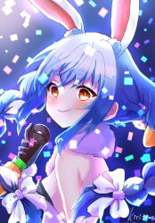 1girl animal_ear_fluff animal_ears blush bow braid carrot_hair_ornament closed_mouth commentary_request confetti floating_hair food-themed_hair_ornament from_side fur-trimmed_gloves fur_trim gloves grey_gloves hair_bow hair_ornament highres holding holding_microphone hololive kiritoma long_hair looking_at_viewer looking_to_the_side microphone rabbit-shaped_pupils rabbit_ears red_eyes short_eyebrows signature smile solo symbol-shaped_pupils thick_eyebrows twin_braids twintails upper_body usada_pekora usada_pekora_(1st_costume) very_long_hair virtual_youtuber white_bow