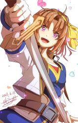 1girl ahoge anelace_elfead bracelet breasts brown_hair cropped_jacket curtained_hair dated eiyuu_densetsu fingerless_gloves gloves hairband heart highres holding holding_sword holding_weapon jewelry looking_at_viewer parted_bangs purple_eyes short_hair short_sleeves signature simple_background small_breasts smile solo sora_no_kiseki sword tinybiard twitter_username upper_body weapon white_background white_gloves yellow_hairband
