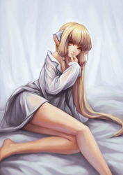 00s 1girl bad_id bad_pixiv_id barefoot blonde_hair chii chobits female_focus hair_ornament hand_on_own_face highres legs_together lips long_hair looking_away low_twintails lying nose off_shoulder orange_eyes oversized_clothes robot_ears solo twintails yinanhuanle