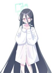 1girl 525_woiwo absurdly_long_hair absurdres aqua_halo black_hair blue_archive blush collarbone collared_shirt commentary_request hair_between_eyes halo highres kei_(blue_archive) long_hair long_hair_between_eyes looking_at_viewer open_mouth oversized_clothes oversized_shirt red_eyes shirt simple_background solo very_long_hair white_background white_shirt