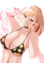 1girl absurdres bikini black_bikini black_choker blonde_hair breasts choker cleavage collarbone commentary_request grin highres karma3009 kitagawa_marin large_breasts long_hair looking_at_viewer nail_polish navel o-ring o-ring_bikini pink_nails red_eyes simple_background smile solo sono_bisque_doll_wa_koi_wo_suru swimsuit upper_body v white_background