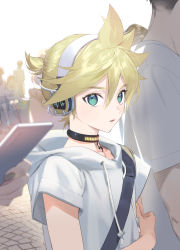 1boy aqua_eyes bass_clef blonde_hair bloom blurry blurry_foreground casual commentary crowd drawstring faceless faceless_female glowing grey_hoodie headphones highres holding holding_own_arm holding_phone hood hoodie kagamine_len kagamine_len_(append) male_focus nail_polish naoko_(naonocoto) outdoors parted_lips pendant_choker phone ponytail short_ponytail sound_wave spiked_hair upper_body vocaloid vocaloid_append yellow_nails