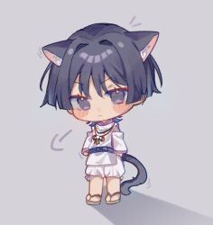 1boy animal_ear_fluff animal_ears arms_at_sides black_bow black_hair black_sash blunt_ends blush bow brown_sandals cat_boy cat_ears cat_tail chibi closed_mouth clothing_cutout eyelashes eyeliner eyeshadow full_body genshin_impact grey_background grey_eyes hair_intakes highres jairosan japanese_clothes kariginu kimono layered_sleeves long_sleeves makeup male_focus mandarin_collar notice_lines okobo pelvic_curtain platform_sandals purple_kimono purple_sleeves red_eyeliner red_eyeshadow sandals sash scaramouche_(genshin_impact) scaramouche_(kabukimono)_(genshin_impact) shadow shorts shoulder_cutout solo tail white_shorts white_sleeves wispy_bangs