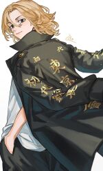 1boy black_eyes black_jacket black_pants blonde_hair bo_1125359 empty_eyes highres jacket jacket_on_shoulders long_sleeves looking_at_viewer male_focus medium_hair pants sano_manjirou smile tokyo_revengers