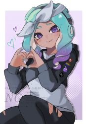 1girl aqua_hair black_hoodie black_pants border bow_hairband closed_mouth commentary eyebrow_cut gradient_hair hairband heart heart_hands highres hood hoodie kirakeen long_hair looking_at_viewer multicolored_hair nintendo octoling octoling_girl octoling_player_character outside_border pants purple_eyes purple_hair smile solo sparkle splatoon_(series) splatoon_3 symbol-only_commentary tentacle_hair torn_clothes torn_pants two-tone_hair watermark white_border white_hairband