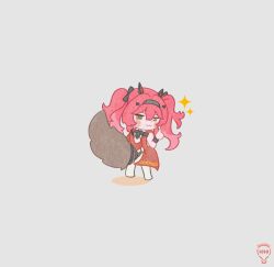 1010_(wuthering1100) 1girl artist_name chibi chibi_only commentary_request from_behind grey_background hair_between_eyes hair_ornament hairband headgear highres long_hair looking_at_viewer looking_back lupa_(wuthering_waves) metal_hairband pink_hair red_pupils red_sash sash simple_background solo standing tail twintails wolf_tail wuthering_waves yellow_eyes