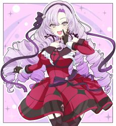 1girl bare_shoulders black_gloves black_thighhighs border breasts collarbone cowboy_shot daiichi_(1279220) detached_sleeves dress drill_hair garter_straps gloves highres hyakumantenbara_salome hyakumantenbara_salome_(1st_costume) large_breasts nijisanji open_mouth purple_background purple_hair red_dress red_sleeves simple_background smile solo thighhighs v virtual_youtuber white_border