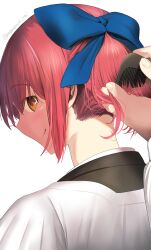 1girl apron artist_name blue_bow blush bow brown_eyes brown_kimono brushing_another&#039;s_hair brushing_hair closed_mouth comb commentary_request fingernails from_behind hair_bow hands_up highres holding_another&#039;s_hair japanese_clothes kappougi kimono kohaku_(tsukihime) looking_at_viewer looking_back maid momohara_rei nape pink_hair portrait pov pov_hands profile short_hair sidelocks sideways_mouth simple_background smile solo_focus tsukihime twitter_username wa_maid white_apron
