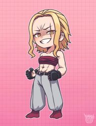 2girls abs belt black_gloves blonde_hair chest_sarashi chibi collarbone forehead gloves grid_background grin hair_intakes highres isshou_senkin kozushi623 looking_at_viewer multiple_girls navel patterned_background pink_background sarashi scar scar_across_eye scar_on_face sena_riku_(isshou_senkin) shaded_face signature smile solo standing toned toned_female