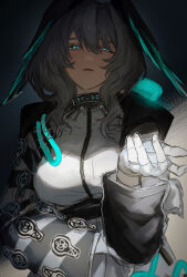 1girl aqua_eyes aqua_feathers aqua_wings arknights arm_under_breasts beckoning between_breasts black_feathers black_wings breasts coat dark_background feathered_wings feathers fingerless_gloves glaring gloves glowing glowing_eyes grey_hair hair_between_eyes head_wings highres ho&#039;olheyak_(arknights) hood hooded_coat infection_monitor_(arknights) large_breasts long_sleeves looking_at_viewer multicolored_coat open_clothes open_coat parted_lips senjou_no_pentsu sidelocks solo strap_between_breasts two-tone_coat two-tone_feathers two-tone_wings unamused upper_body white_gloves wings
