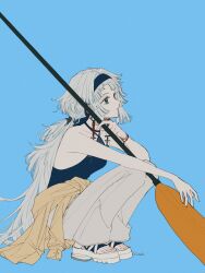 1girl bare_shoulders black_hairband black_shirt blue_background clothes_around_waist commentary_request fate/grand_order fate/samurai_remnant fate_(series) green_eyes grey_hair grey_pants hairband highres holding holding_oar jacket jacket_around_waist long_hair oar official_alternate_costume pants profile sandals shirt side_ponytail simple_background sleeveless sleeveless_shirt solo toes very_long_hair white_sandals yellow_jacket yui_shousetsu_(fate) yumeko_(fgo39625963)