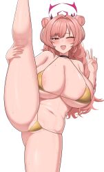 1girl absurdres areola_slip ashida_(ashida_the_swamp) bikini black_choker blue_archive blush breasts choker double_bun gold_bikini hair_bun halo highres huge_breasts kirara_(blue_archive) leg_up long_hair navel one_eye_closed open_mouth pink_hair simple_background solo split standing standing_on_one_leg standing_split swimsuit thighs v white_background