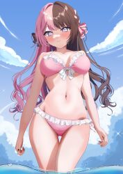 1girl absurdres bare_shoulders bikini blue_sky blush bow bow_bikini breasts brown_hair brown_nails brown_ribbon closed_mouth cloud cloudy_sky collarbone commentary day fingernails frilled_bikini frills hair_ribbon highres large_breasts long_hair looking_at_viewer multicolored_hair multicolored_nails nail_polish navel outdoors pink_bikini pink_hair pink_nails pink_ribbon purple_eyes ribbon sky solo stomach swimsuit tachibana_hinano thighs two-tone_hair virtual_youtuber vspo! wading water white_bow zuizui_11