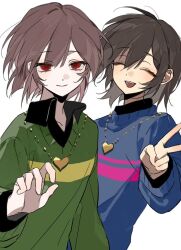 2others black_shirt blue_sweater brown_hair chara_(undertale) closed_mouth collared_shirt double_horizontal_stripe frisk_(undertale) green_sweater hand_up heart heart_necklace jewelry looking_at_viewer multiple_others necklace nuobeiyhengaoxingrenshini other_focus red_eyes shirt short_hair simple_background single_horizontal_stripe smile striped_clothes striped_sweater sweater teeth undertale upper_body upper_teeth_only v white_background