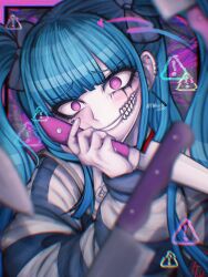 ! 1girl amemiya_darumi black_bow blue_hair blush bow ear_piercing earrings face_piercing female_focus grey_background grin hair_bow hand_up heart highres holding holding_knife holding_weapon jewelry knife lip_piercing long_hair looking_at_viewer makeup piercing pink_background pink_eyes runny_makeup simple_background smile solo solo_focus teeth the_hundred_line_-last_defense_academy- upper_body weapon
