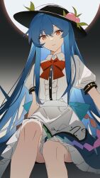 1girl apron black_hat blue_bow blue_hair blue_skirt bow bowtie buttons center_frills closed_mouth collared_shirt commentary feet_out_of_frame frilled_skirt frills gradient_background hat highres hinanawi_tenshi leaf long_hair looking_at_viewer peach_hat_ornament puffy_short_sleeves puffy_sleeves red_bow red_bowtie red_eyes shirt shirt_tucked_in short_sleeves sidelocks sitting skirt solo touhou very_long_hair white_apron white_shirt wing_collar wuliwuli909