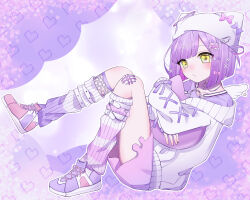 1girl blush bow cardigan chest_harness closed_mouth full_body gauze_on_knee hair_bow hair_ornament hanase harness hat heart highres looking_at_viewer loose_socks outline pink_bow purple_bow purple_hair shinomiya_runa shinomiya_runa_(4th_costume) shoes socks solo virtual_youtuber vspo! white_cardigan white_hat white_outline white_wings wings x_hair_ornament yellow_eyes