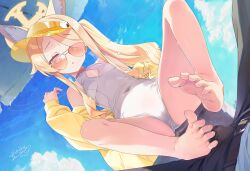 1boy 1girl absurdres animal_ear_fluff animal_ears bare_legs bare_shoulders barefoot blonde_hair blue_archive blue_sky blush breasts bulge cloud covered_navel covered_penis cross_halo day diamond_cutout erection erection_under_clothes extra_ears eyewear_on_head feet foot_focus footjob fox_ears fox_girl glasses hairband halo hand_up hetero highleg highleg_one-piece_swimsuit highres jacket loli long_hair long_sleeves looking_at_viewer off_shoulder official_alternate_hairstyle one-piece_swimsuit orange-tinted_eyewear outdoors parted_lips seia_(blue_archive) seia_(swimsuit)_(blue_archive) side_ponytail sitting sky small_breasts soles solo_focus spread_legs spread_toes sunglasses swimsuit thighs tinted_eyewear toenails toes very_long_hair visor_cap white_one-piece_swimsuit yellow_halo yellow_jacket yellow_visor youyueyue