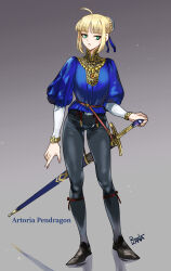 1girl adapted_costume ahoge artoria_pendragon_(fate) blonde_hair blue_skirt character_name fate/stay_night fate_(series) full_body gold_trim green_eyes hand_on_hilt highres leggings looking_at_viewer medieval pirata_(gailtonatiu) saber_(fate) sheath sheathed signature skirt solo standing