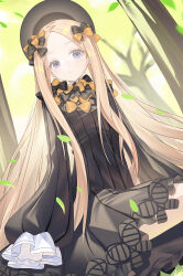 1girl abigail_williams_(fate) absurdres black_bow black_dress black_hat blonde_hair blue_eyes bow breasts dress fate/grand_order fate_(series) forehead hair_bow hat highres long_hair long_sleeves looking_at_viewer miyu10366 orange_bow parted_bangs ribbed_dress sleeves_past_fingers sleeves_past_wrists small_breasts solo