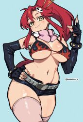 1girl absurdres aqua_background bikini black_gloves black_shorts breasts closed_mouth commentary fingerless_gloves gloves hair_ornament highres komatsuki_n large_breasts long_hair looking_at_viewer pink_thighhighs ponytail red_hair short_shorts shorts simple_background skull_hair_ornament smile solo swimsuit tengen_toppa_gurren_lagann thighhighs twitter_username yellow_eyes yoko_littner