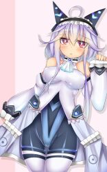 1girl ahoge bare_shoulders bodysuit breasts emil_chronicle_online frilled_hairband frills hairband highres horns jitome kutan large_breasts mecha_musume mechanical_horns mitama_aria raised_inner_eyebrows red_eyes simple_background skin_tight standing