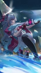 1girl ahoge aiming black_boots black_gloves boots bow carlotta_(wuthering_waves) closed_mouth commentary dress gloves gun hair_bow hashtag-only_commentary highres holding holding_gun holding_weapon jacket long_hair on_one_knee pink_bow pink_eyes pink_jacket pink_thighhighs rifle solo striped_bow thigh_boots thighhighs thighhighs_under_boots weapon white_dress white_hair wuthering_waves yonyanyon