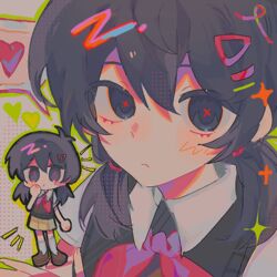 1girl :&lt; black_eyes black_hair black_sweater_vest blush bright_pupils chibi chibi_inset chinese_commentary closed_mouth commentary_request double-parted_bangs fingernails from_above genderswap genderswap_(mtf) green_outline grey_background hair_between_eyes hair_ornament hair_tie hairclip halftone halftone_background hand_up heart konisana looking_at_viewer low_twintails medium_hair neckerchief notice_lines omori outline red_neckerchief red_pupils shirt simple_background solo sparkle spoken_heart sunny_(omori) sweater_vest symbol-shaped_pupils twintails white_shirt x-shaped_pupils