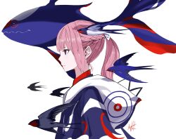 1girl absurdres bird blue_eyes blue_jacket braid closed_mouth expressionless fish flying_fish from_side half_up_half_down_braid highres hood hood_down hooded_jacket jacket kaf_(kamitsubaki_studio) kamitsubaki_studio laplace_(kamitsubaki_studio) looking_ahead multicolored_eyes multicolored_jacket official_art palow pink_hair ponytail red_eyes red_jacket solo swallow_(bird) upper_body virtual_youtuber white_background white_jacket yellow_pupils