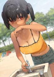 1girl black_hair blue_sky blurry blurry_background blush breasts camisole cleavage cloud commentary_request day gaki_kyonyuu grey_shorts highres kaedeko_(kaedelic) large_breasts looking_at_viewer midriff navel one-piece_tan oppai_loli outdoors red_eyes sasaki_kanna short_shorts shorts sky solo tan tanline twintails water wet yellow_camisole