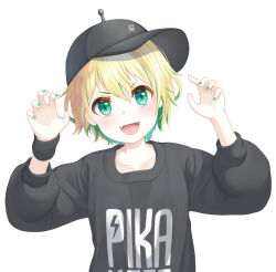 1girl alternate_costume alternate_hair_length alternate_hairstyle amano_pikamee black_hat black_shirt blonde_hair character_name clothes_writing green_eyes green_hair green_nails hat highres looking_at_viewer multicolored_hair nail_polish shirt short_hair smile solo streaked_hair ugaaaa1 virtual_youtuber voms