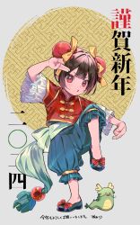 1girl absurdres arm_up back_bow black_hair blue_pants blue_shoes bow bun_cover child chinese_clothes chinese_text chinese_zodiac commentary double_bun dragon dragon_horns eastern_dragon fighting_stance footwear_bow frilled_sleeves frills full_body hair_bun happy_new_year highres horns jiangshi kuroda_(kuro_yyy) leg_up mandarin_collar mixed-language_text new_year ofuda open_mouth original pants puffy_pants red_bow red_eyes red_shirt rei_(kuroda_(kuro_yyy)) sash shirt shoes solo standing translated whiskers white_bow white_sash year_of_the_dragon yellow_bow