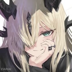 1girl aqua_eyes arknights black_horns blonde_hair close-up commentary dragon_horns english_commentary hair_over_one_eye highres horns jewelry looking_at_viewer multiple_horns multiple_rings necrass_(arknights) one_eye_covered ring smile solo upper_body zarai_zarfadi