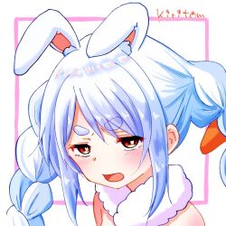 1girl animal_ear_fluff animal_ears bare_shoulders blue_hair blush braid carrot_hair_ornament commentary_request don-chan_(usada_pekora) ear_blush food-themed_hair_ornament hair_ornament highres hololive kiritoma long_hair looking_at_viewer open_mouth pink_background rabbit-shaped_pupils rabbit_ears red_eyes short_eyebrows signature solo symbol-shaped_pupils thick_eyebrows twin_braids twintails two-tone_background upper_body usada_pekora usada_pekora_(1st_costume) v-shaped_eyebrows white_background white_hair