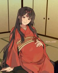 1girl artist_name black_hair blunt_bangs commentary english_commentary hand_on_own_stomach highres indoors japanese_clothes kimono lets_lam3nt limbus_company long_hair pregnant project_moon red_eyes red_kimono ryoshu_(project_moon) sidelocks sitting smile solo twitter_username very_long_hair