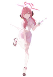1girl a3_mong absurdres alternate_costume aru_(blue_archive) black_shoes blue_archive bra breasts brown_horns closed_mouth commentary_request full_body halo high_heels highres holding holding_syringe horns leaning_forward looking_at_viewer low_wings medium_breasts nurse pink_eyes pink_hair pink_halo pink_shirt pink_skirt shirt shoes simple_background skirt solo standing standing_on_one_leg sweatdrop syringe thighhighs underwear white_background white_bra white_thighhighs wings
