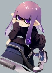 1girl black_sweater bloblobber_(splatoon) boots closed_mouth commentary_request eyelashes full_body grey_background head_rest highres inkling inkling_girl inkling_player_character kainesato leaning_forward long_hair nintendo pants pointy_ears purple_eyes purple_hair simple_background sleeves_past_wrists smile solo splatoon_(series) splatoon_3 sweater tentacle_hair torn_clothes torn_pants white_boots