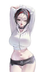 1girl ;o absurdres alternate_costume arms_up black_choker black_hair breasts choker commentary cowboy_shot crow_(nikke) dolphin_shorts goddess_of_victory:_nikke green_eyes highres large_breasts midriff multicolored_hair navel one_eye_closed red_hair short_hair shorts simple_background solo streaked_hair thighs two-tone_hair uyuri_(89976220) white_background white_hood