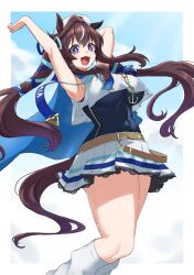 1girl :3 absurdres animal_ears arm_support armpits bare_shoulders belt blue_bow blue_nails bow brown_hair chain commentary_request ear_covers ear_ornament feet_out_of_frame hair_between_eyes head_tilt highres horse_ears horse_girl long_hair looking_at_viewer loose_socks midair mole mole_under_eye multicolored_hair nail_polish noe_(ppppriver) open_mouth pleated_skirt purple_eyes sailor_collar sailor_shirt shirt single_ear_cover skirt skirt_set sleeveless sleeveless_shirt smile socks solo streaked_hair umamusume very_long_hair vivlos_(umamusume) white_hair white_shirt white_skirt white_socks