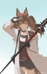 1girl absurdres angelina_(arknights) animal_ears arknights arm_over_head arm_up black_gloves black_shirt black_shorts blue_background brown_hair brown_tail chinese_commentary closed_mouth coat commentary commentary_request cowboy_shot english_commentary gloves hairband highres infection_monitor_(arknights) long_hair long_sleeves looking_at_viewer mixed-language_commentary open_clothes open_coat orange_eyes red_hairband shirt shorts smile solo standing t-shirt tail twintails watermark weibo_watermark white_coat white_gloves yuan_you_tao_taozi